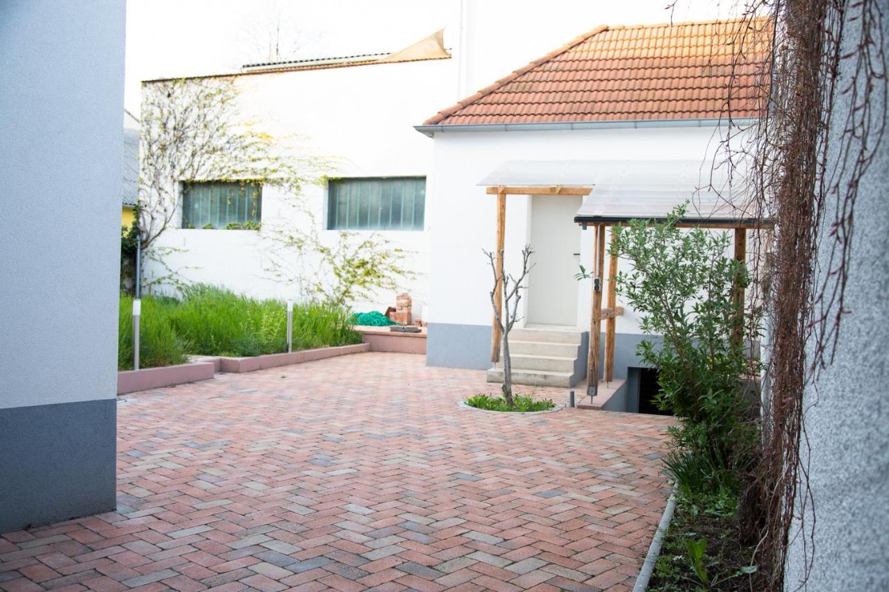 Captain'S Suite Neusiedl am See Exteriör bild